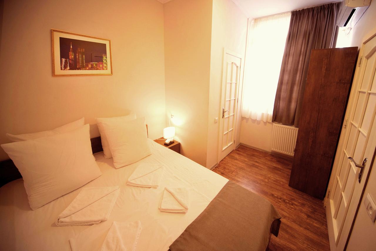 Bon Voyage Hostel Tbiliszi Kültér fotó